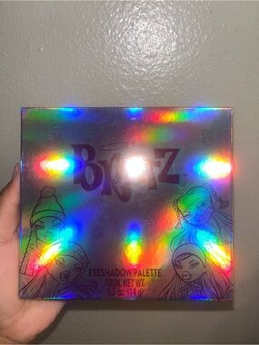 Bratz Holographic Eyeshadow Palette - Multicolor